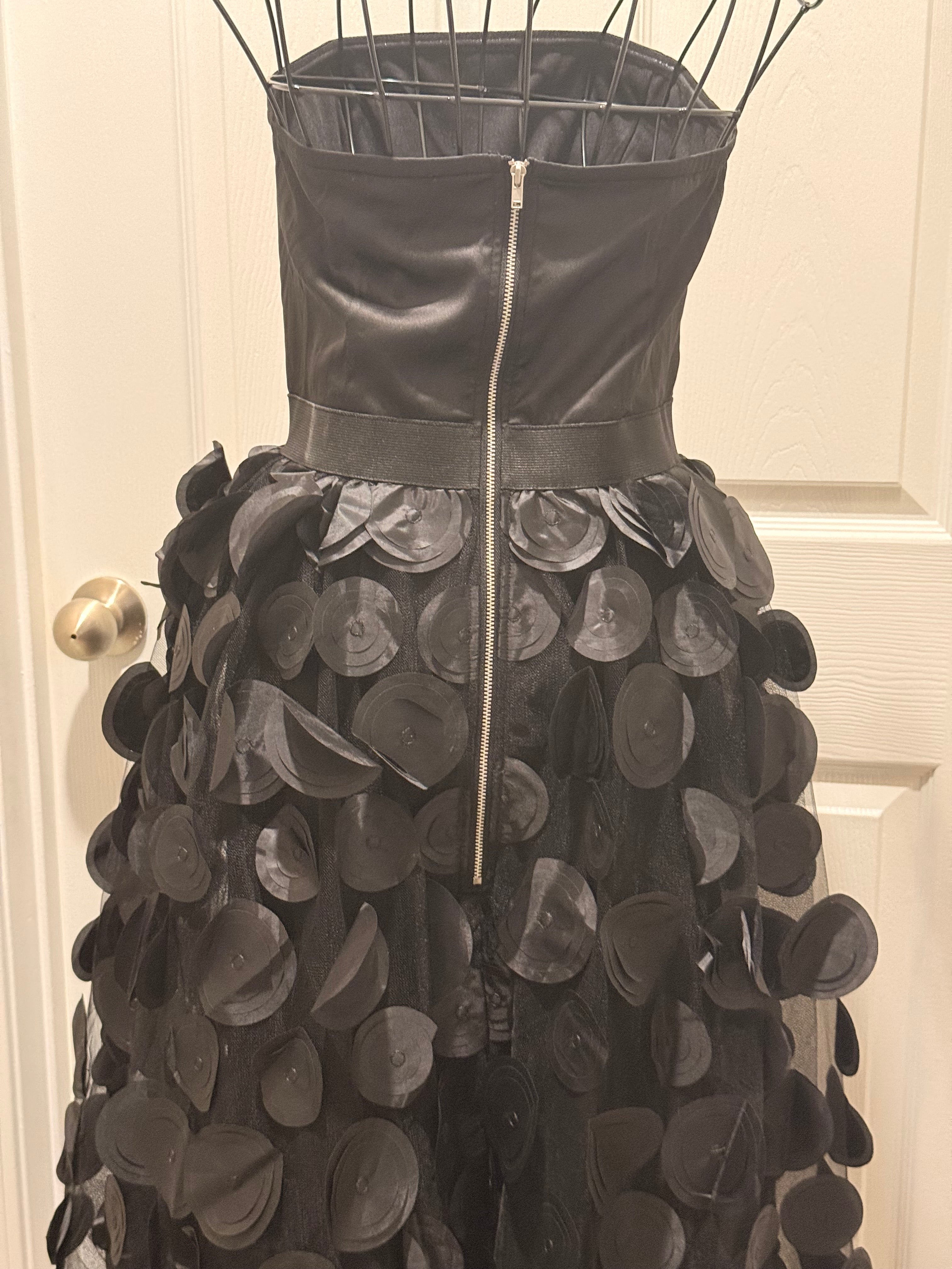Black cocktail size Medium