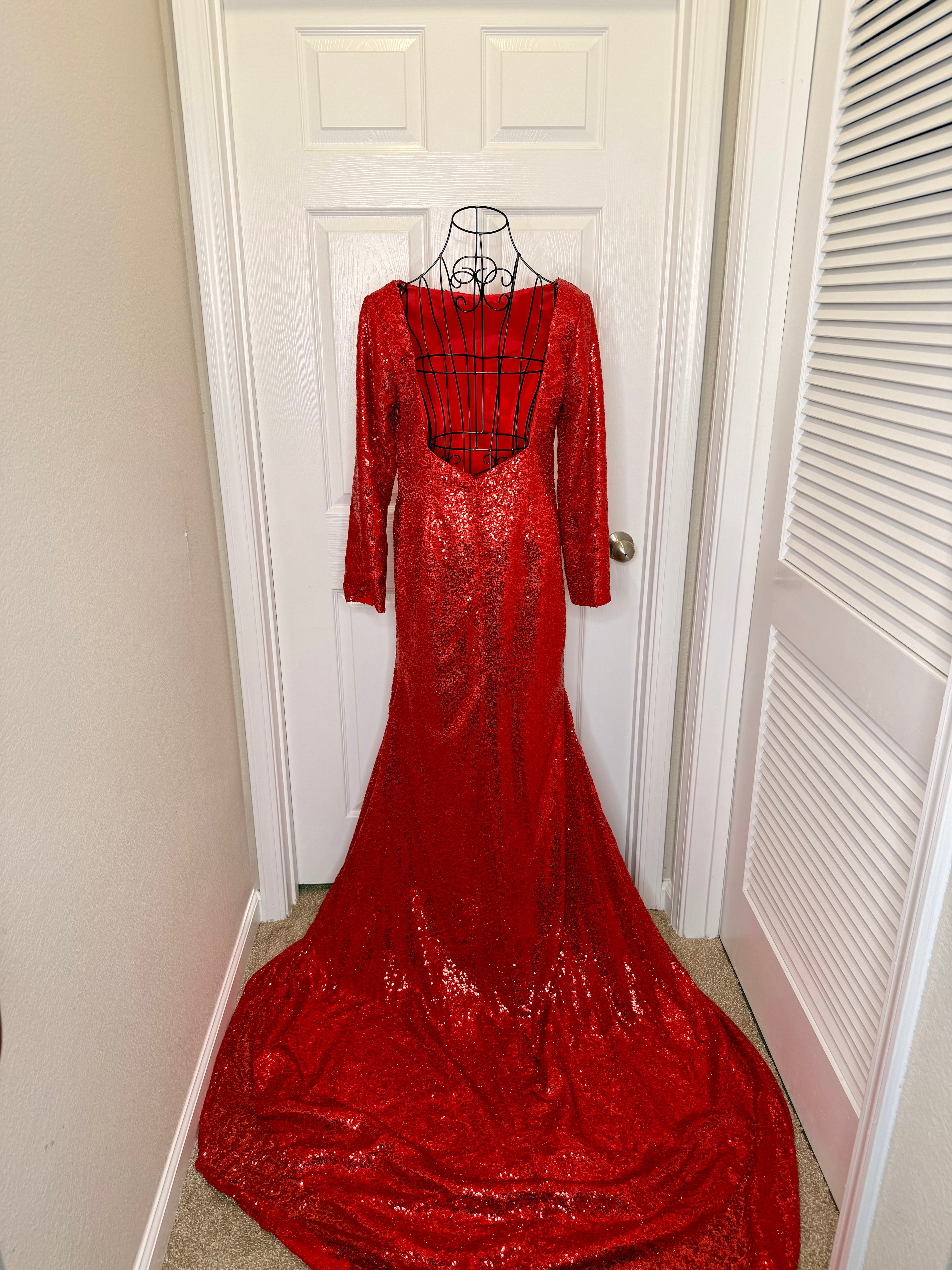 Elegant red long sleeve