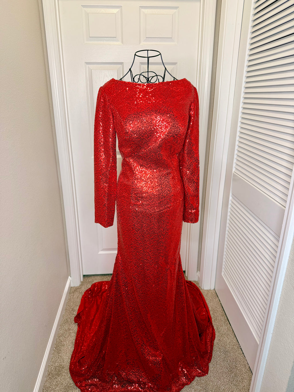 Elegant red long sleeve