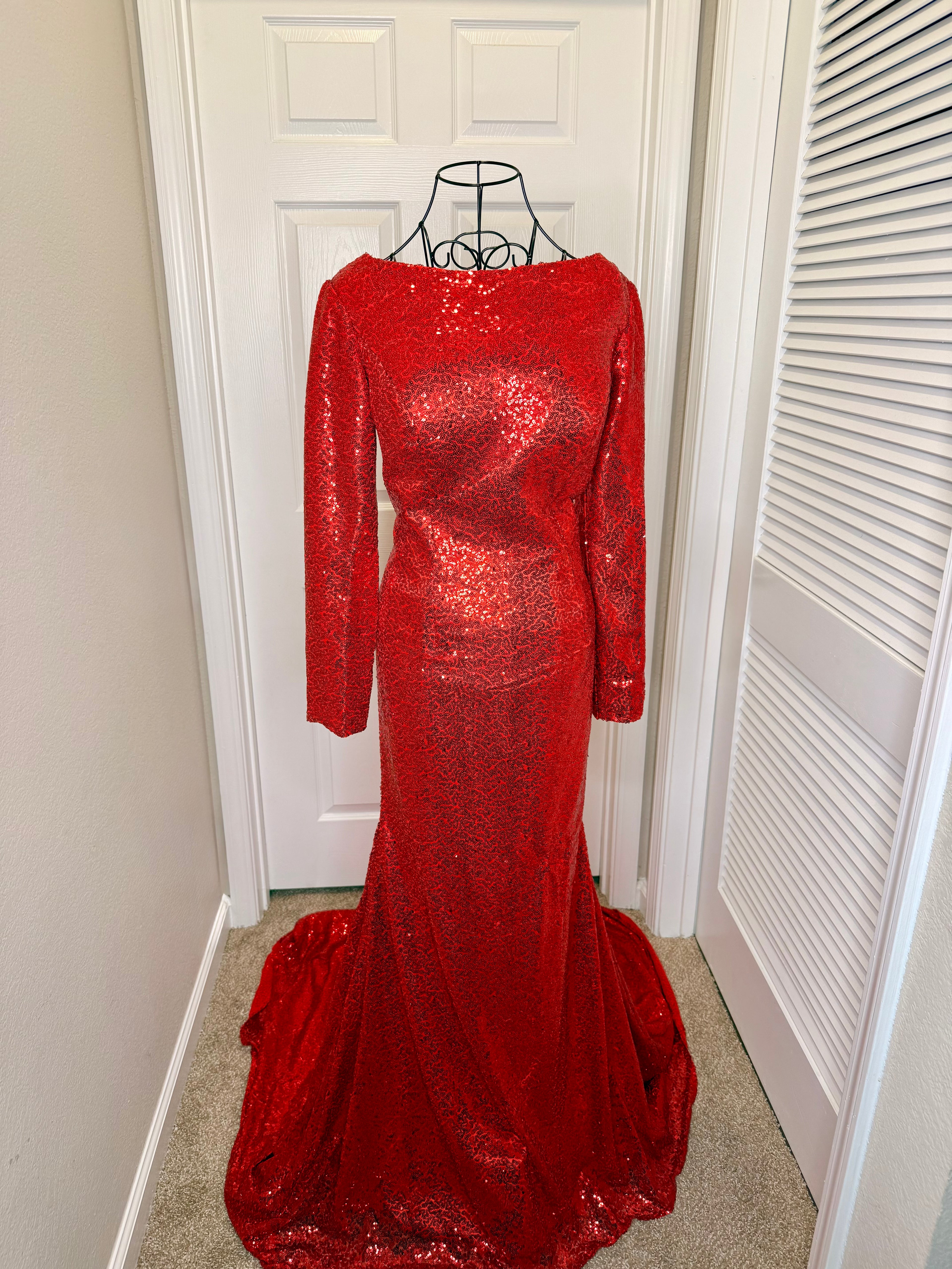 Elegant red long sleeve