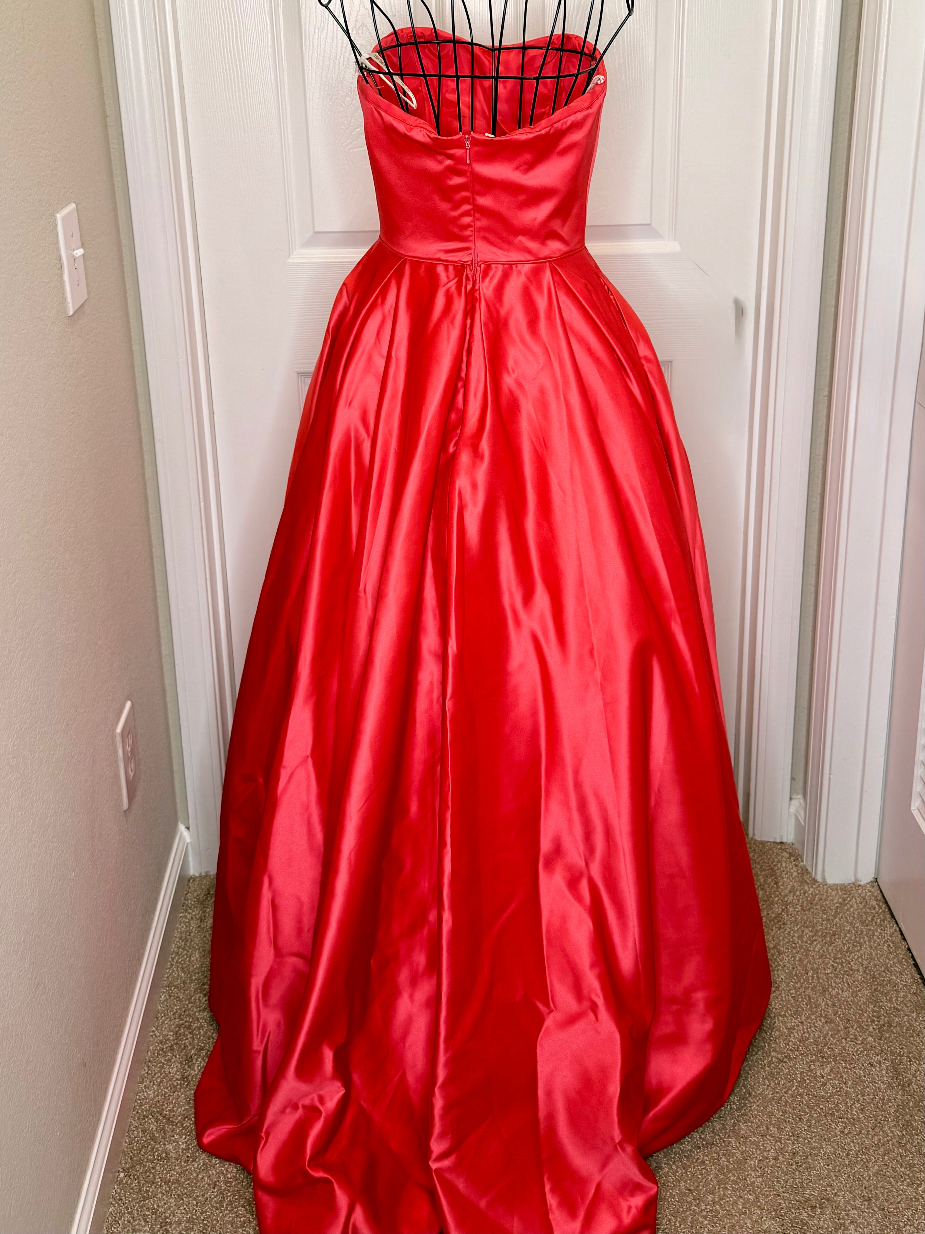 Sherri Hill (pre loved)